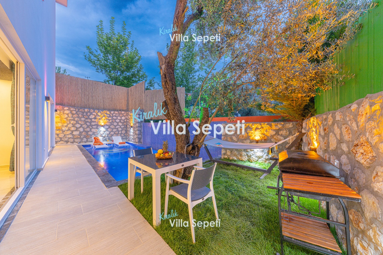 Villa Light 4