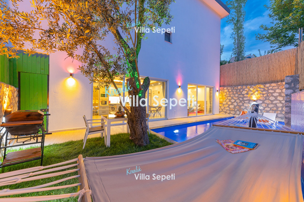 Villa Light 4