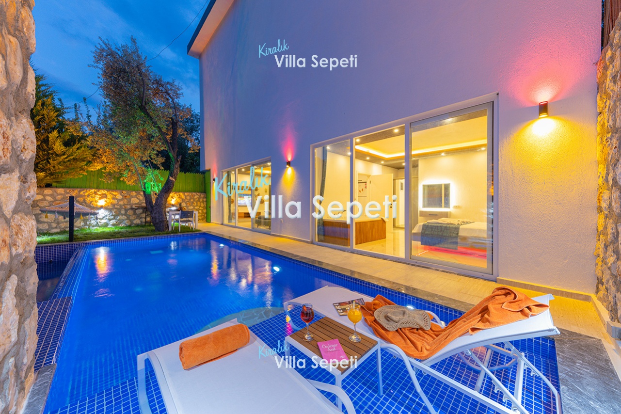 Villa Light 4