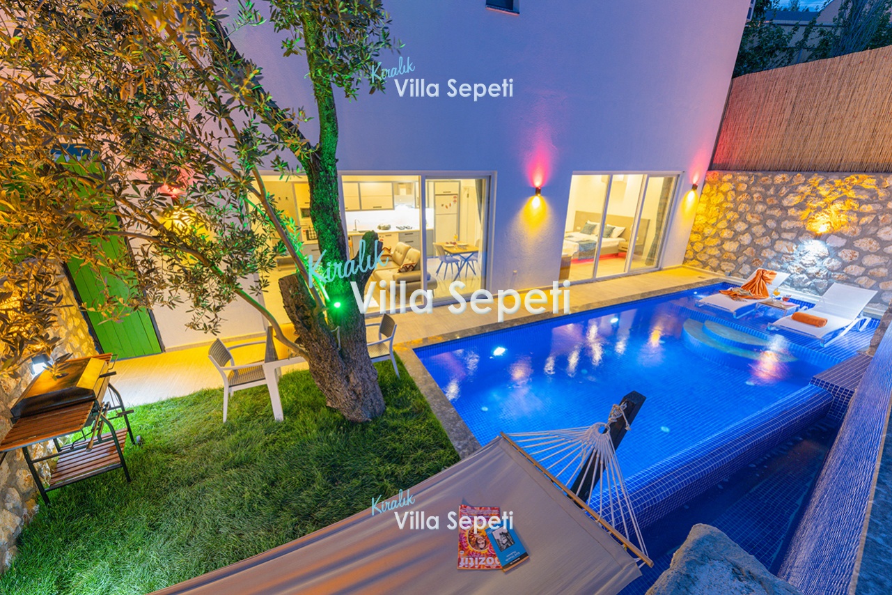 Villa Light 4