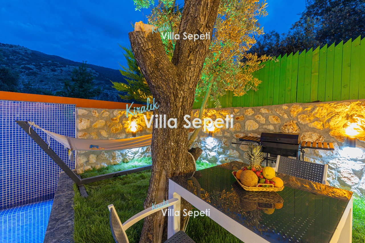 Villa Light 4