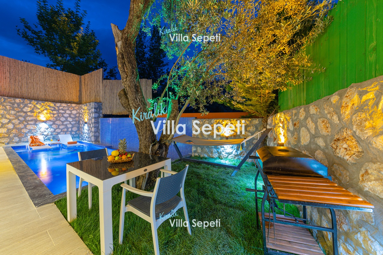 Villa Light 4