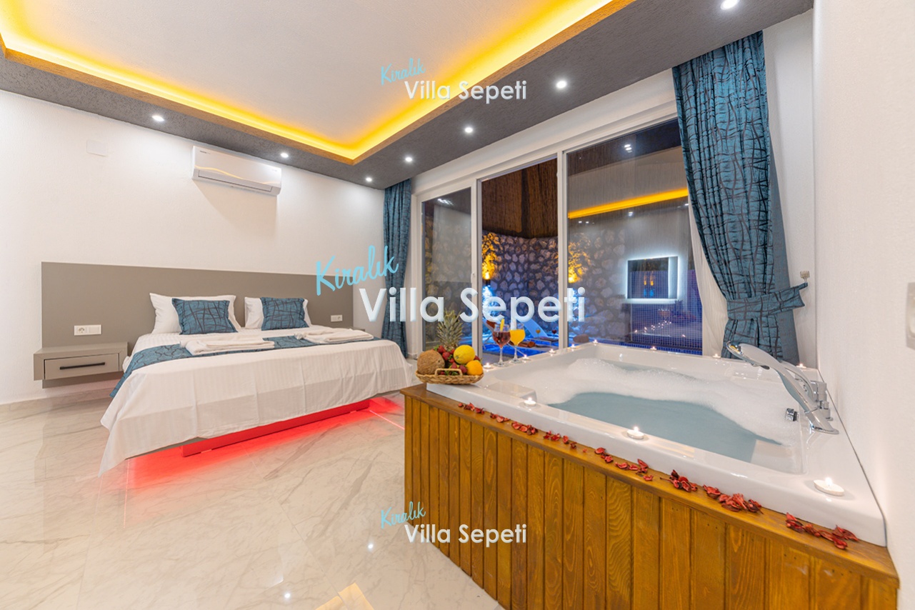 Villa Light 4