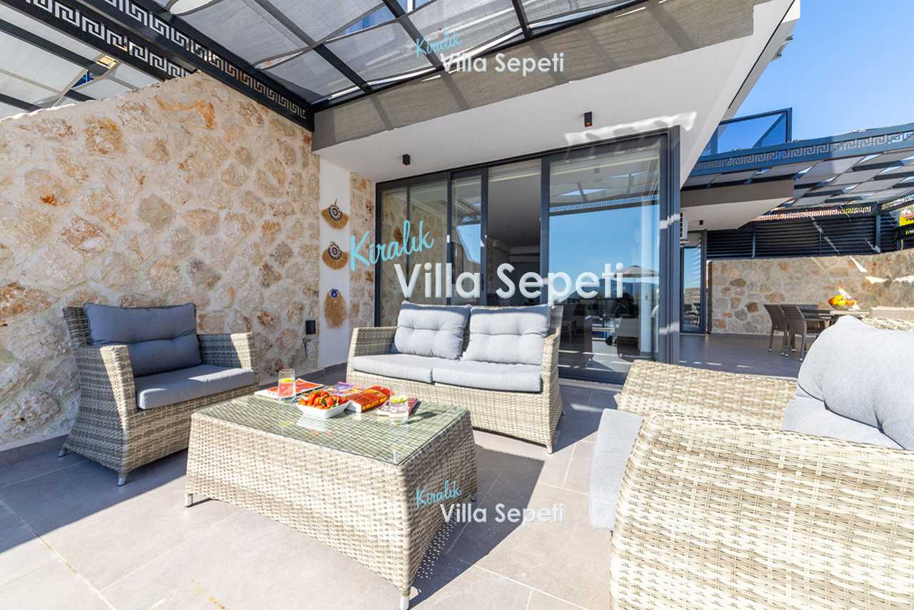 Villa Liya