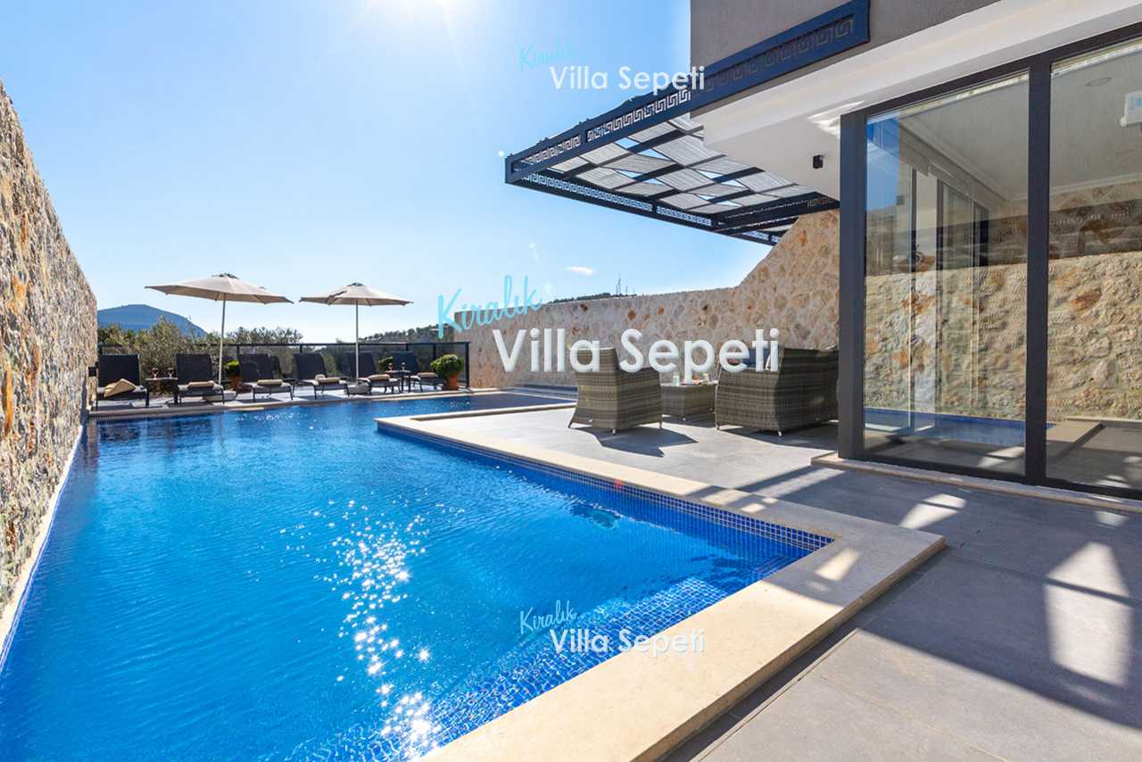 Villa Liya