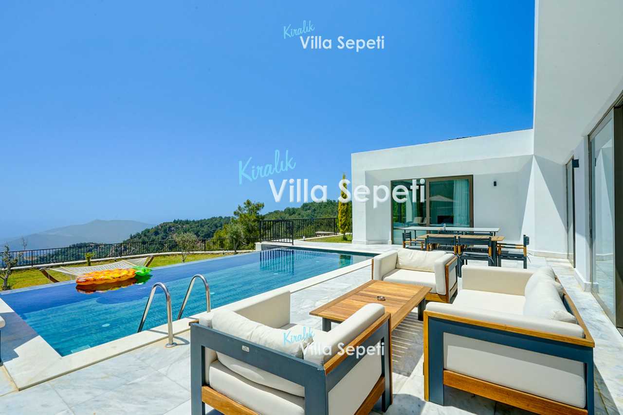 Villa Mercury