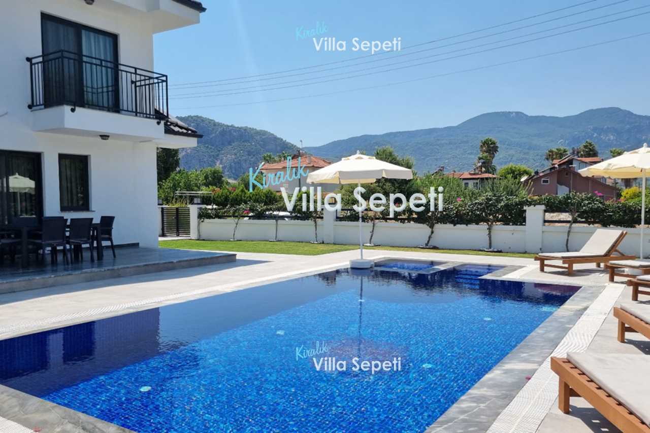 Villa Micheal