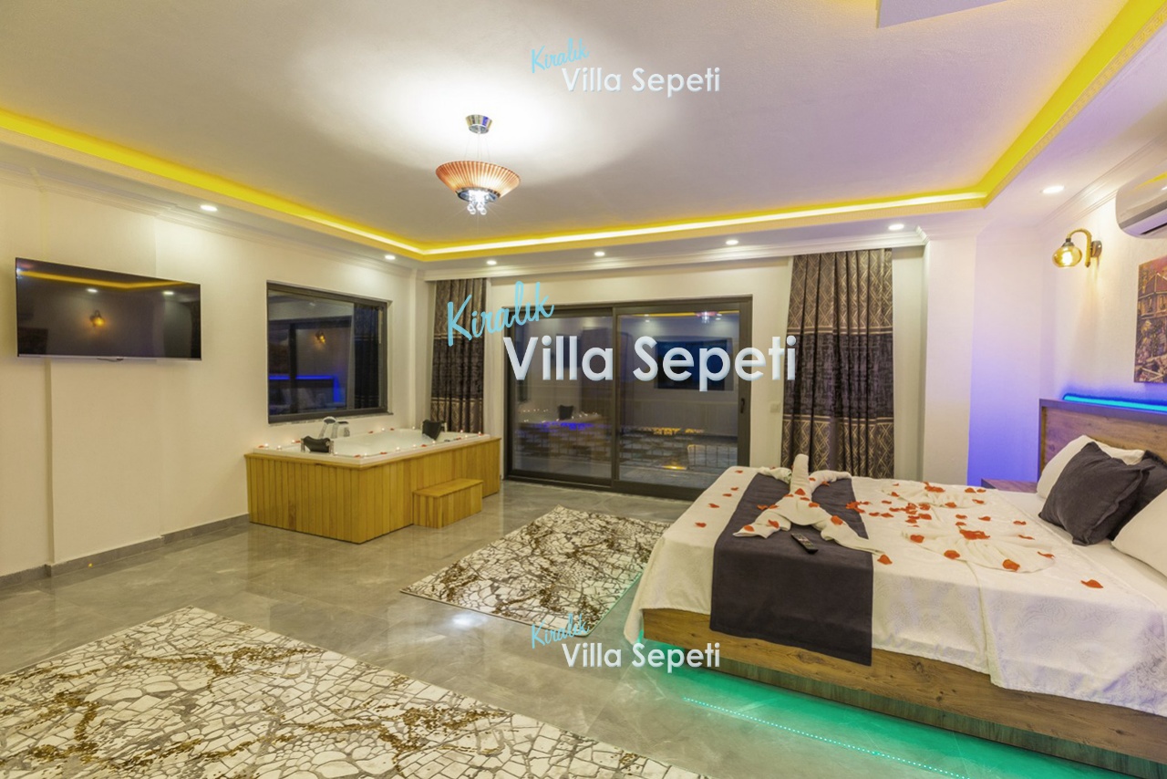 Villa Night