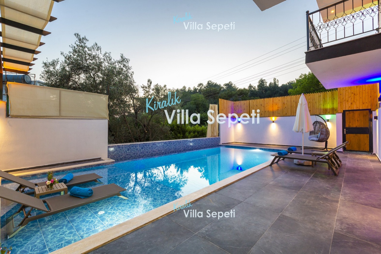 Villa Night