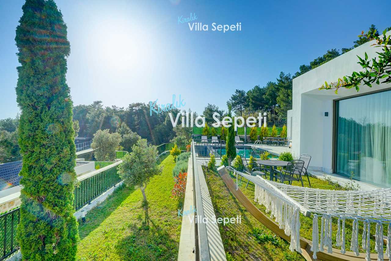 Villa Pluto